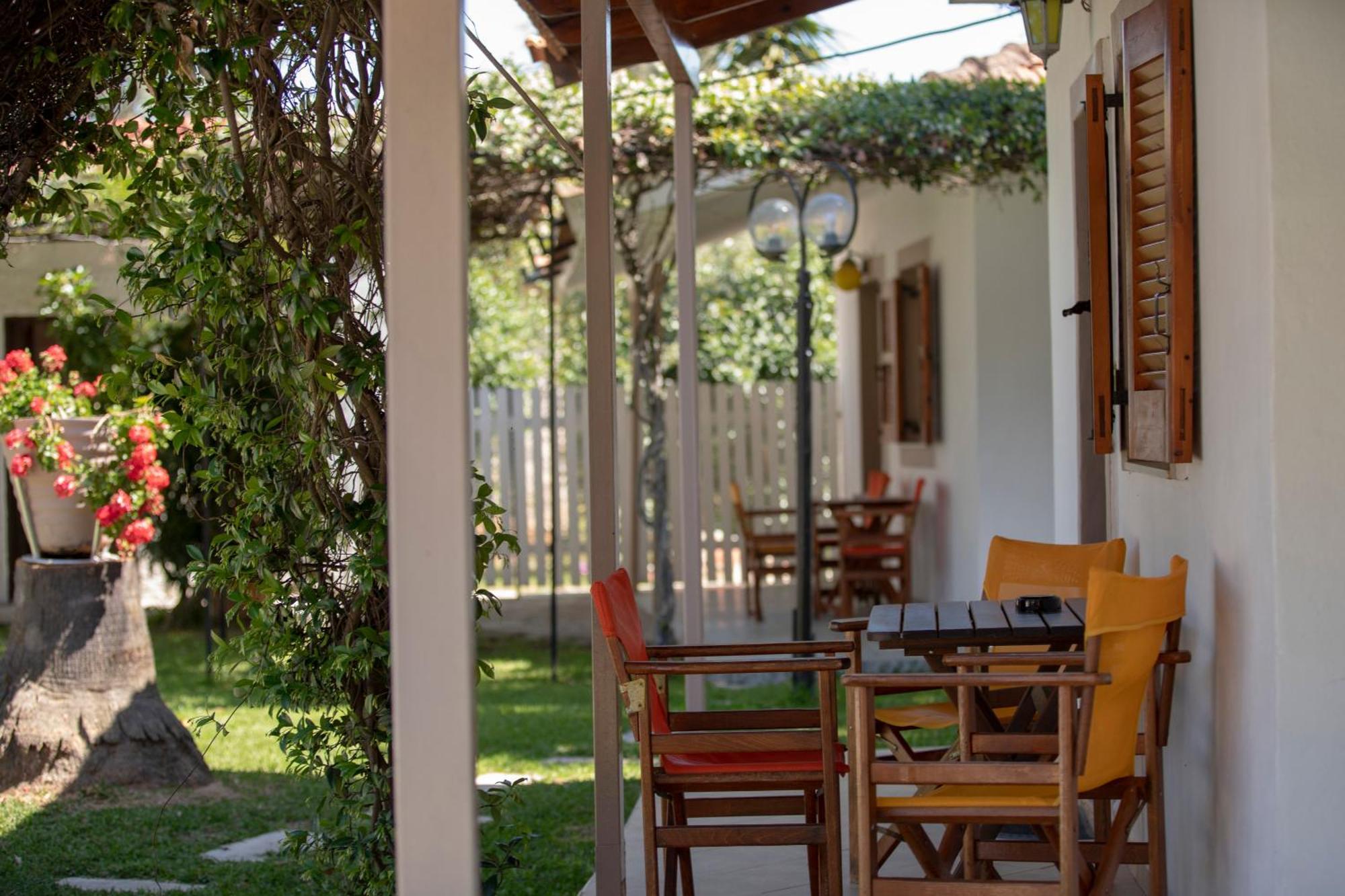 Villa Dimitris Apartments & Bungalows Frínion المظهر الخارجي الصورة