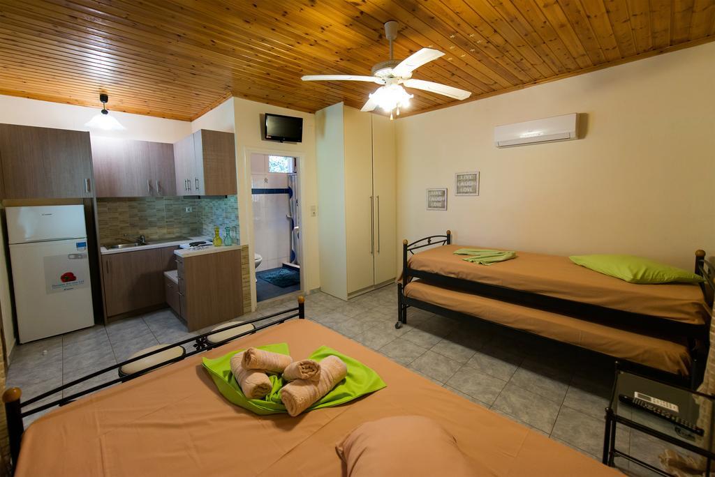 Villa Dimitris Apartments & Bungalows Frínion المظهر الخارجي الصورة