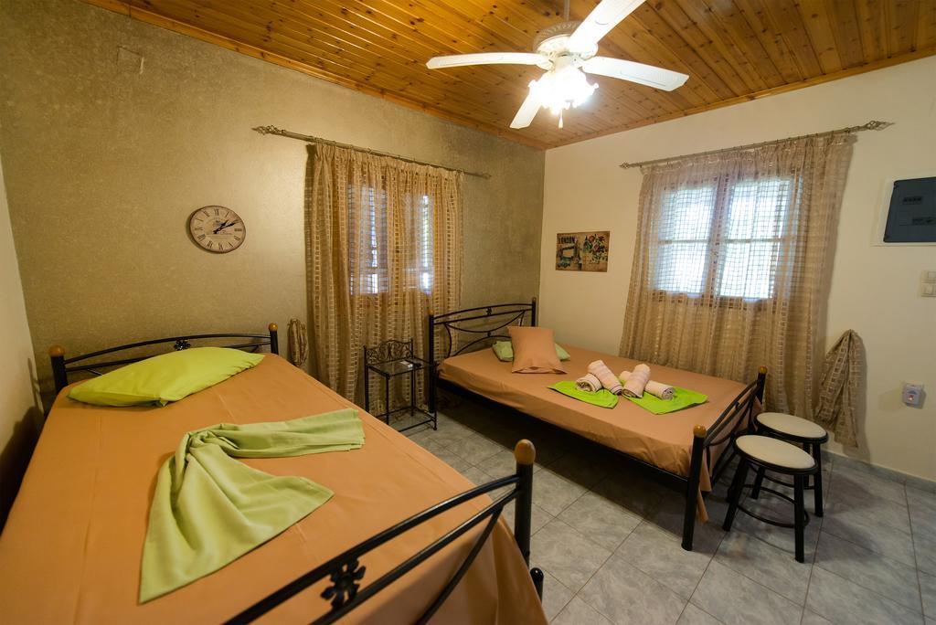 Villa Dimitris Apartments & Bungalows Frínion المظهر الخارجي الصورة